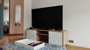 2 bedrooms, desk, free WiFi, bed sheets