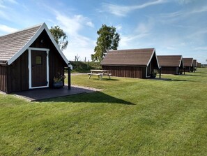 Exterior - Camping Without the Toil and Trouble!  Luxury En Suite Glamping Pods, Sleep 4. (Brodie)
