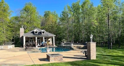 25+ walk friendly acres