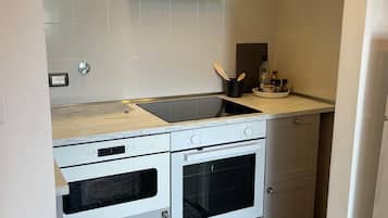 Microwave, oven