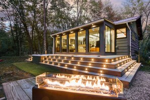 Property grounds - LUX Designer Private Waterfront Crooked River SEBAGO - GLASS WALLS - Huge Yard (Naples)