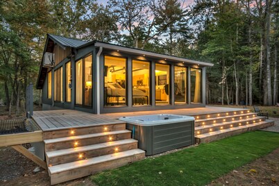 LUX Designer Private Waterfront Crooked River SEBAGO 