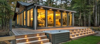 LUX Designer Private Waterfront Crooked River SEBAGO