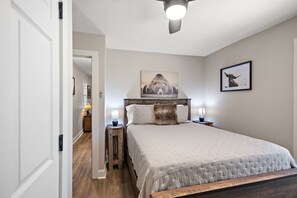 2 bedrooms, iron/ironing board, WiFi, bed sheets