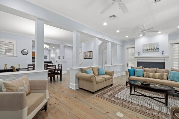 House, Multiple Beds, Kitchen, Garden View | Living area