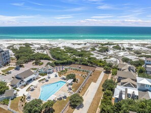 Pool - Almost Heaven in Watersound Proper Includes Carriage House! Bedding for 12 (Santa Rosa Beach)