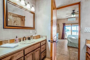 3 chambres, bureau, fer et planche à repasser, Wi-Fi gratuit