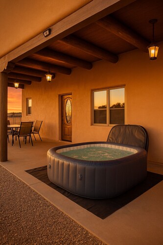 Encanto Casita steps away from Santa Fe Hot spring