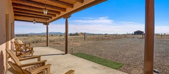 Encanto Casita steps away from Santa Fe Hot spring