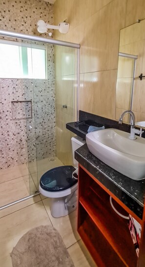 Family House | Bathroom