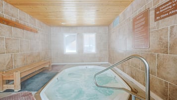 Condo, 1 King Bed with Sofa bed (Wild Irishman 2 bed 2 bath retreat WI) | Spa | Sauna