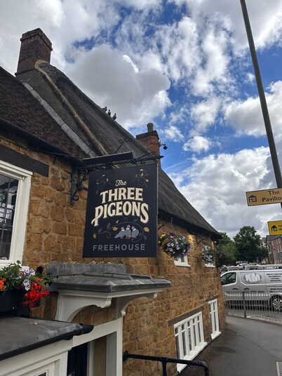 The Three Pigeons