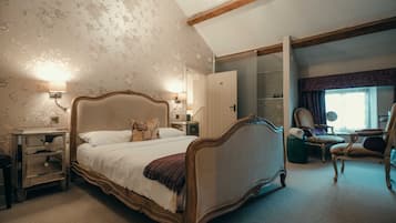 Standard Double Room, Ensuite, Courtyard View (1st Floor) | 1 bedroom, in-room safe, individually decorated, blackout curtains