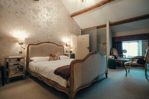 Standard Double Room, Ensuite, Courtyard View (1st Floor) | 1 bedroom, in-room safe, individually decorated, blackout drapes