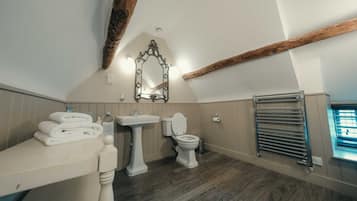 Standard Double Room, Ensuite, Courtyard View (1st Floor) | Bathroom