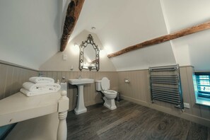 Standard Double Room, Ensuite, Courtyard View (1st Floor) | Bathroom