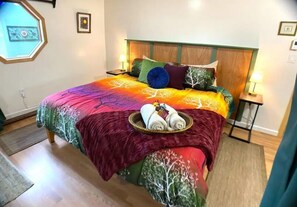 1 bedroom, travel crib, WiFi