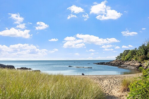 Ocean Escape in Historic Lanesville – Steps from Lanes Cove