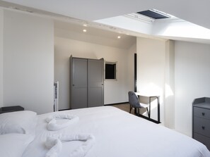 4 quartos, berço de viagem, Wi-Fi, roupa de cama