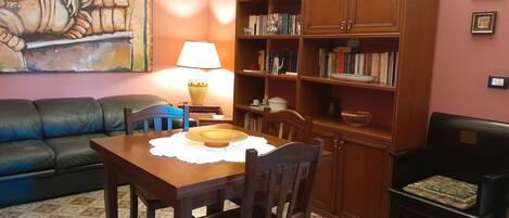 Apartment, 1 Bedroom, Smoking | Lounge