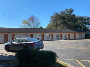 Exterior - Relax Inn-Plaquemine (Plaquemine)