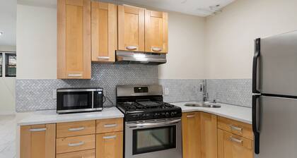 2 Bedroom Apt close to major hospitals at Morris Park, Bronx - Pet friendly