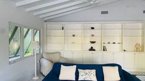 Interior - Serene 3 Bedroom Home with Saltwater Pool & Gardens (Savannnah)