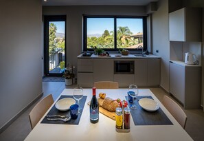 Deluxe Apartment, Mountain View | Private kitchen | Full-size fridge, microwave, stovetop, electric kettle - Agriturismo Virdamuri (Giarre)