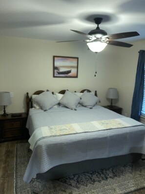 3 間睡房、熨斗/熨衫板、床單