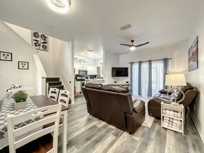 Interior - RP212LMS - Newly Updated Regal Palms Town Home - 3 Bedrooms - 10 Guests (Davenport)