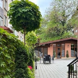 Exterior - Sofia (Sofia)