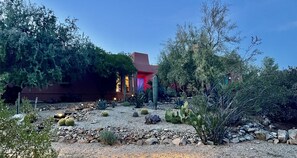 Exterior - Charming Adobe Casita! Large lot in upscale quiet neighborhood. STR 15734641 (Fountain Hills)
