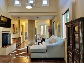 Living area - Charming Adobe Casita! Large lot in upscale quiet neighborhood. STR 15734641 (Fountain Hills)