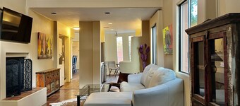 Charming Adobe Casita! Large lot in upscale quiet neighborhood. STR 15734641