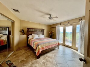 2 dormitorios, tabla de planchar con plancha, wifi y ropa de cama