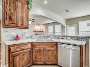 Fridge, microwave, oven, stovetop - Modern, Spacious, Comfy & Cozy quiet retreat with king size beds for longer stay (Edmond)