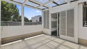 4 Beds Share Room with Balcony (age 18-39) | Terrace/patio