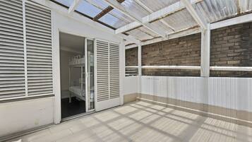 4 Beds Share Room with Balcony (age 18-39) | Terrace/patio