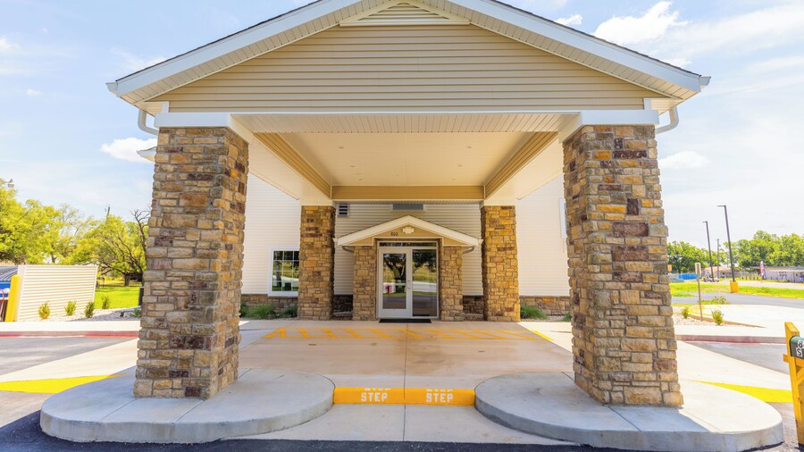 Cobblestone Inn & Suites - Winters