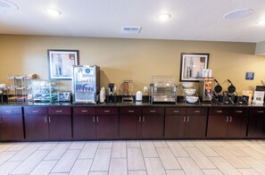 Petit déjeuner complet compris tous les jours