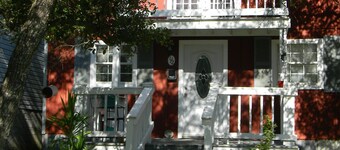 Nestled in Hill Country- Minutes from multiple attractions