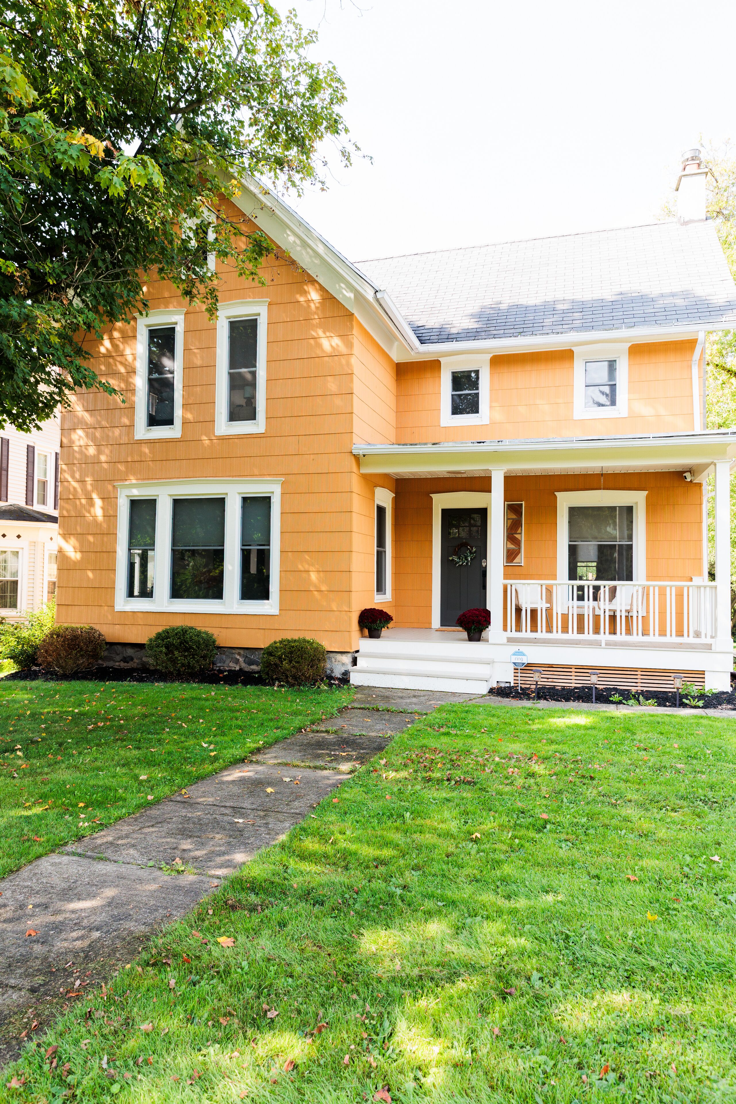 Renovated farmhouse w/ game room and large backyard! Minutes from Canandaigua!