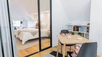 2 bedrooms, iron/ironing board, travel crib, free WiFi