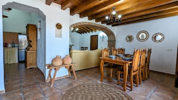 Una televisión de pantalla plana