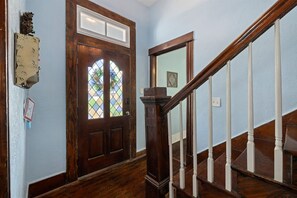 Interior - Galveston Beach Views. Groups & Events,Large Family Home Pool & Pleasure Pier (Galveston)