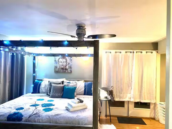 3 bedrooms, desk, iron/ironing board, free WiFi