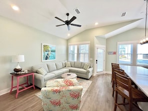 Smart TV - Barefoot Bliss - Single Level Steps to the Beach (Corolla)