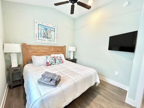 2 bedrooms, iron/ironing board, WiFi (free), bed sheets
