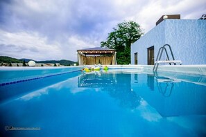 Seasonal outdoor pool, sun loungers - Hotel Balcony (Kutaisi)