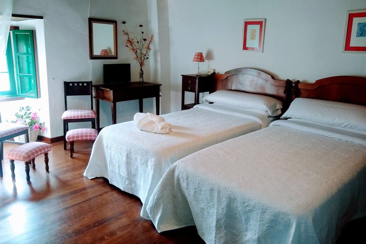 Comfort Triple Room | 1 bedroom, free WiFi, bed sheets